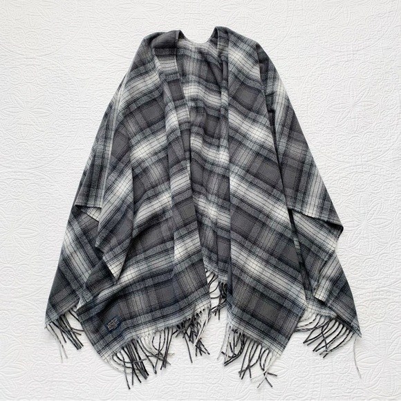 Pendleton‎ Wool Fringe Cape/Poncho, Grey Plaid - Picture 1 of 7